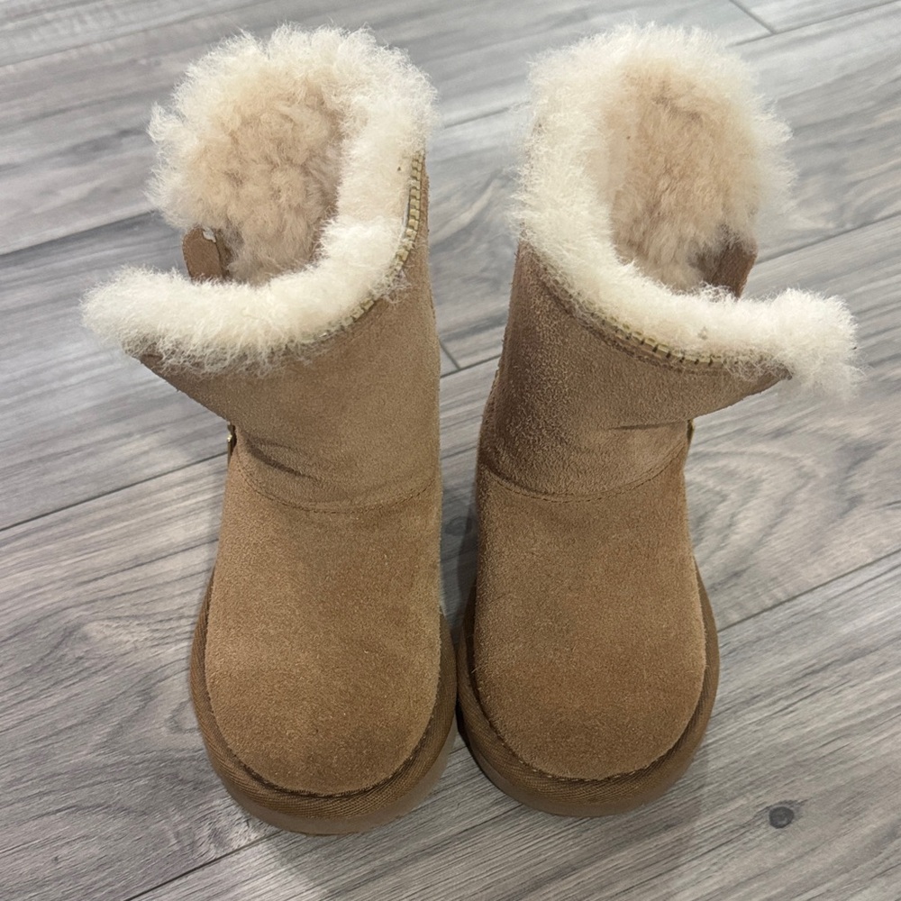 Cozy Tan Shearling Boots